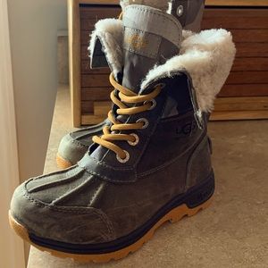 Ugg Camo Butte Boots. Size 12 (little boy/ toddler).